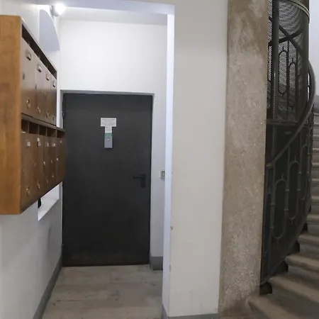 Carlotta Apartmán Terst